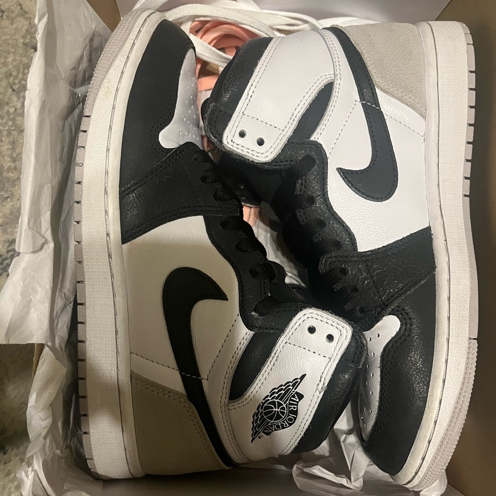 Jordan 1 retro size 7 bleached coral